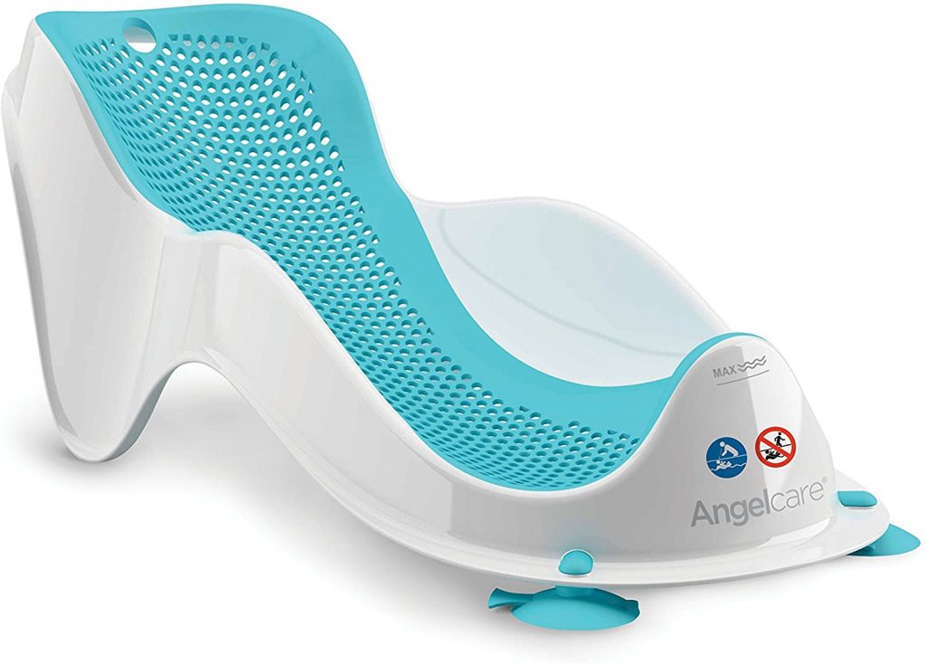 Ce transat de bain bébé Angelcare Fit est blanc et bleu.