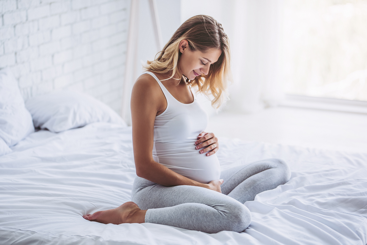 Sentir son bébé bouger pour la première fois une expérience inoubliable