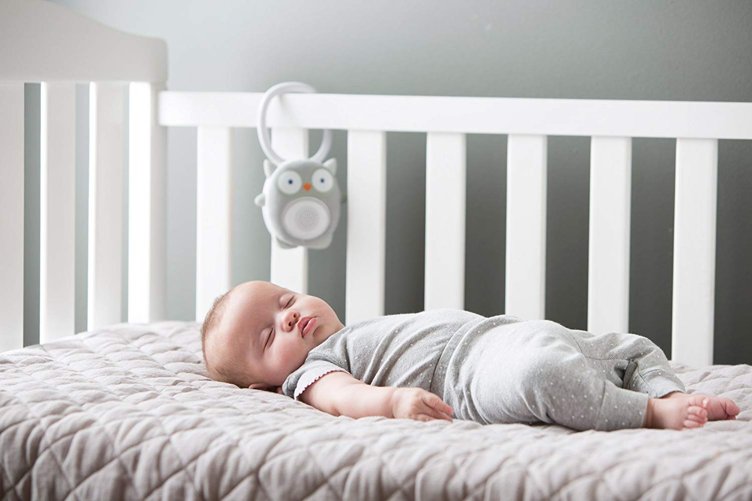 La peluche bruit blanc bébé est une aide au sommeil de taille pour votre bébé.