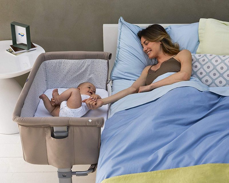 Le cododo est une pratique qui consiste à dormir avec son bébé.