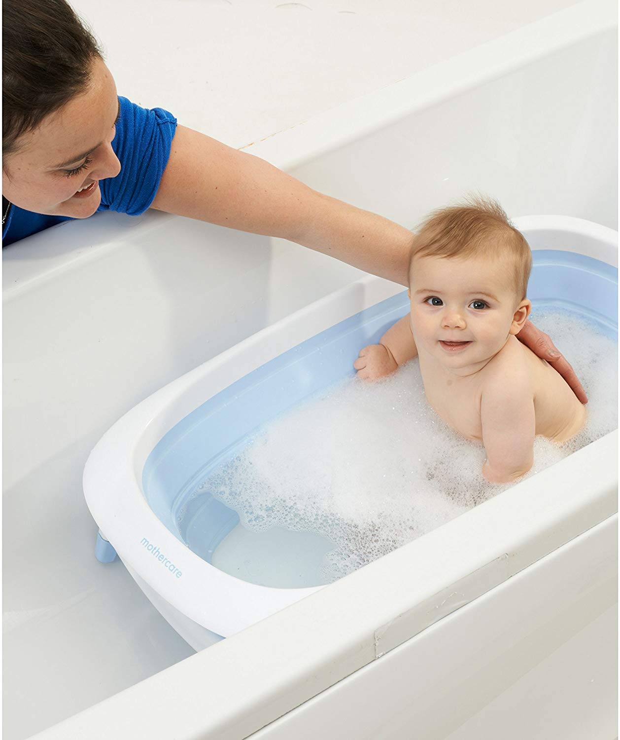 Baignoire bébé pliable : Elle prend peu de place et peut s'emporter partout