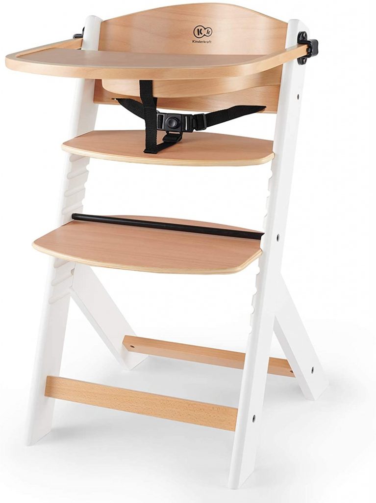 La chaise haute Kinderkraft ENOCK est en bois naturel.