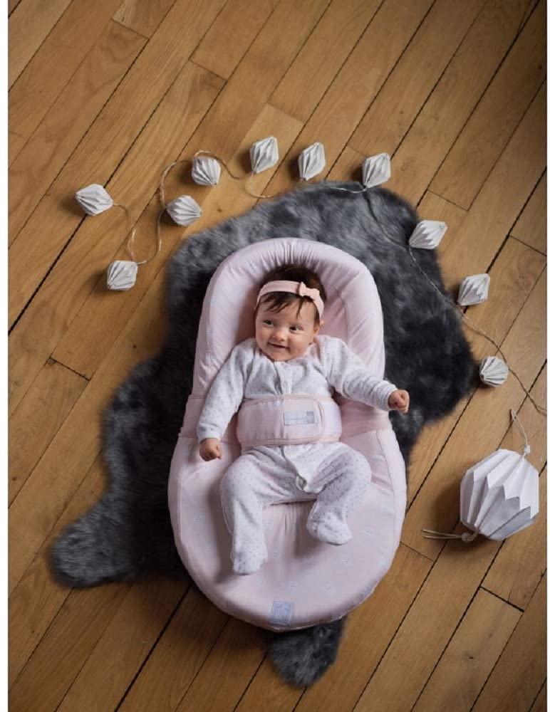 Le red castle Cocoonababy a une forme ergonomique.