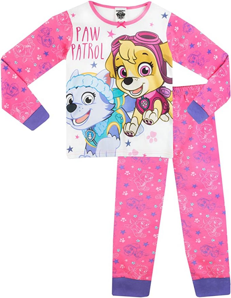 Ce pyjama de la Pat Patrouille a un haut à l'image de Stella et Everest.