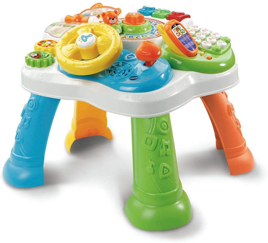 Cette table d'activités Vtech est un jouet bilingue.