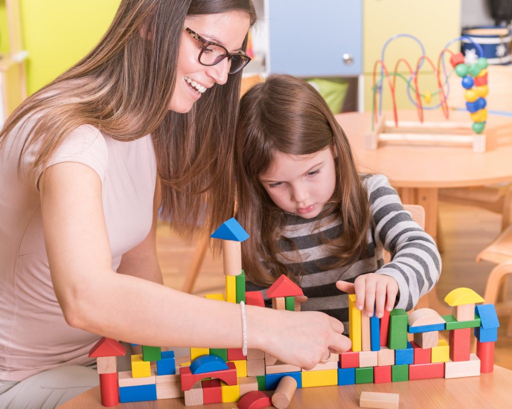 Quels jeux en bois Montessori peut-on offrir à un enfant ?
