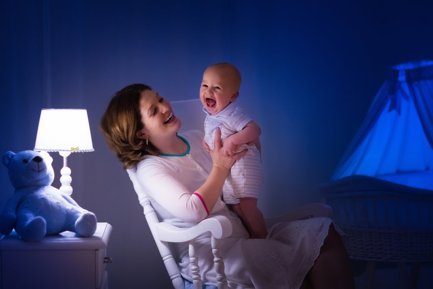 La chambre de bébé peut accueillir une veilleuse pour le rassurer.