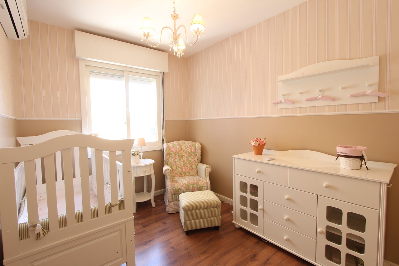 Bien décorer la chambre de bébé est important, découvrez nos conseils.
