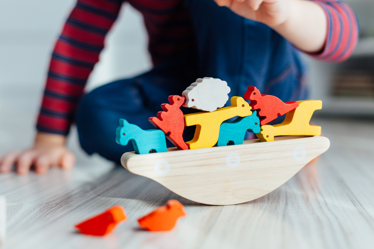 Il existe de nombreux jouets en bois écoresponsables.