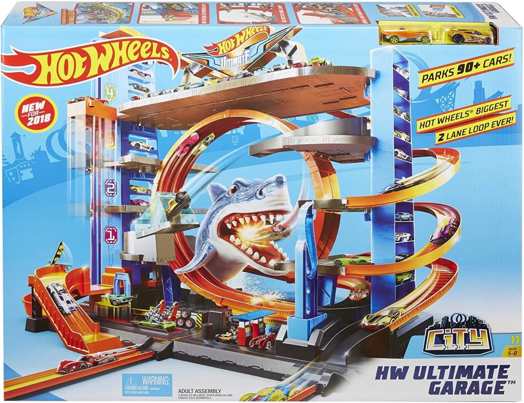 Le garage hot wheels requin pet accueillir beaucoup de voitures.