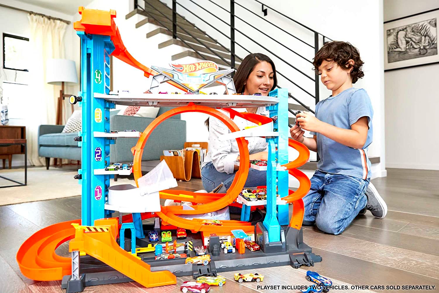 Ce garage hot wheels a un mega looping au centre.