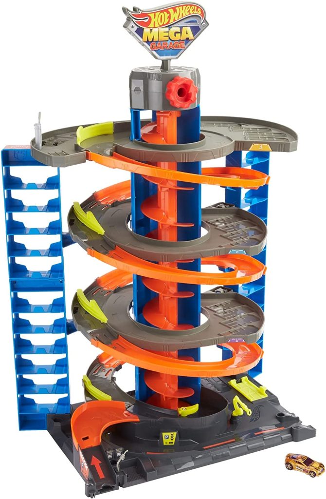 Le hot wheels city mega garage a une grande descente centrale.