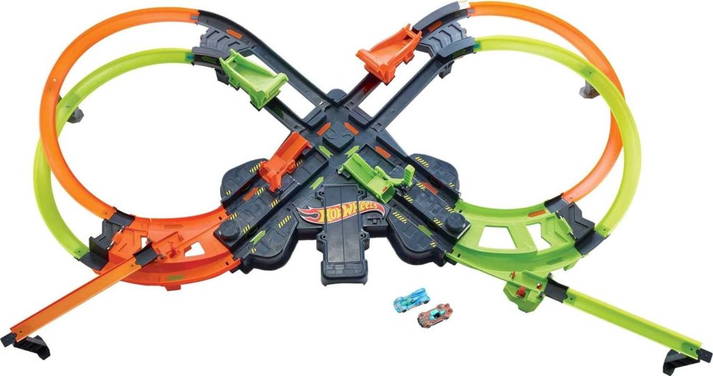 Le circuit Hot Wheels Crash Colossal est motorisé.