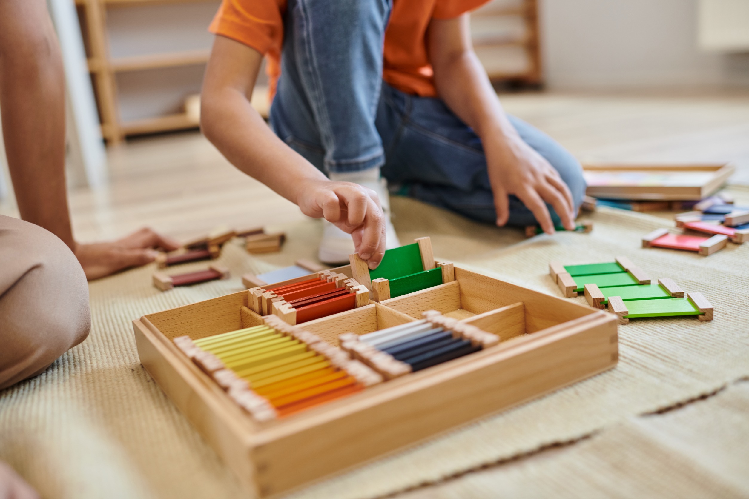 Les jouets en bois sont idéals pour les enfants.