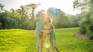 Comment réussir un gender reveal party avec un fumigène de couleur ?