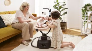 Et si le transat devenait votre meilleur allié pour une parentalité apaisée ?