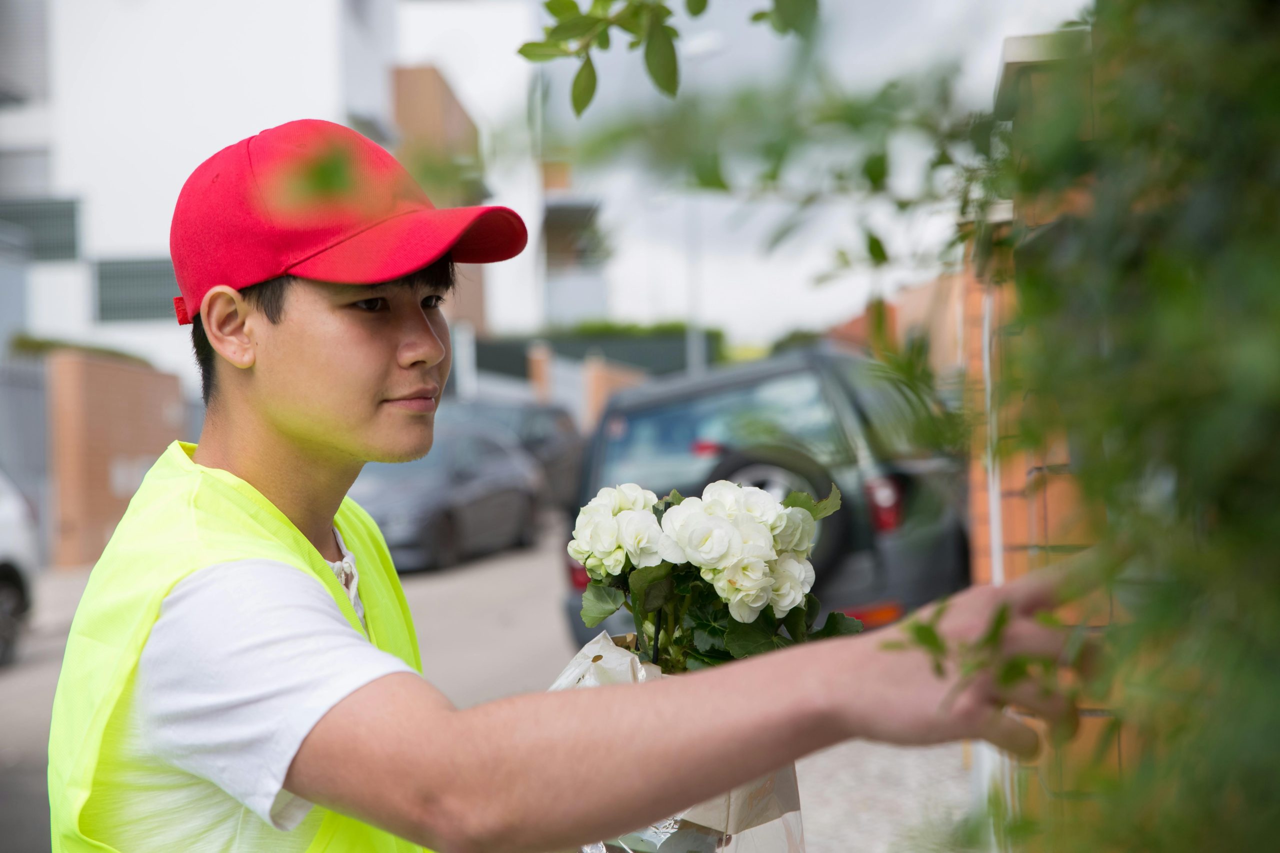 Comment les fleurs de naissances permettent-elles de féliciter les jeunes parents ?