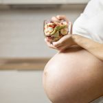 La grossesse nécessite de prendre certaines précautions tout au long de ses 9 mois comme au niveau alimentaire pour la santé de bébé.