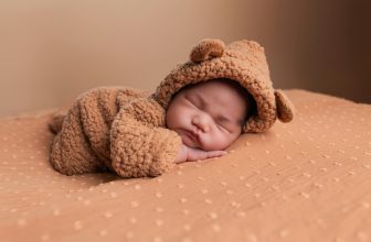 Comment choisir un prénom à la fois mixte et intemporel pour son bébé ?