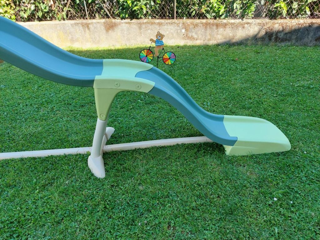 Le toboggan évolutif Smoby Megagliss peut s'utiliser dès 2 ans.