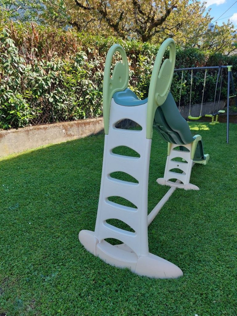 Le toboggan XXL Smoby Life Megagliss peut s'utiliser jusqu'à 8 ans grâce à son mode géant !