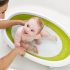 Le transat de bain bébé pour donner le bain facilement